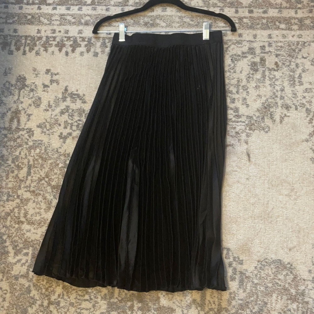 H&M pleated midi skirt